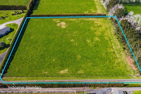 Photo of property in 42 Taupaki Road, Taupaki, 0782