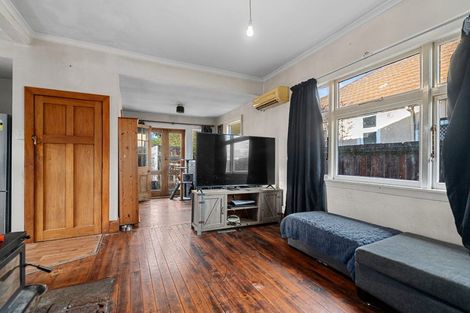 Photo of property in 135 Opawa Road, Opawa, Christchurch, 8023