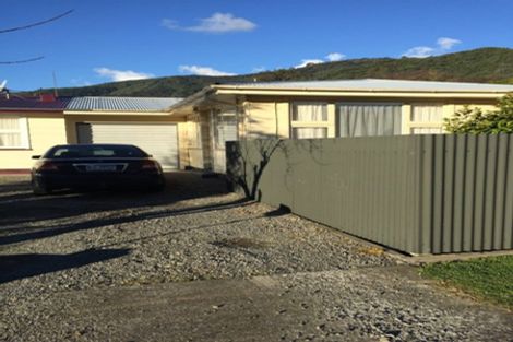 Photo of property in 30c York Street, Picton, 7220