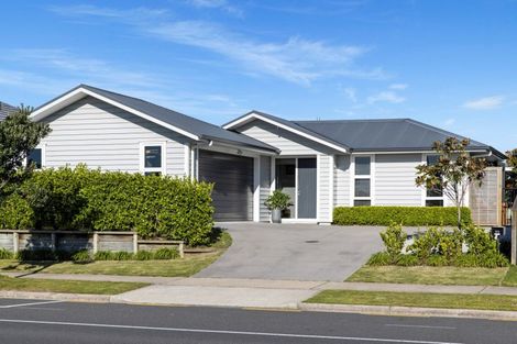 Photo of property in 95 Sandhurst Drive, Papamoa Beach, Papamoa, 3118