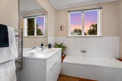 Photo of property in 24 Royal Terrace, Sandringham, Auckland, 1025