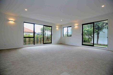 Photo of property in 122a Bucklands Beach Road, Bucklands Beach, Auckland, 2012