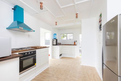 Photo of property in 84 Ocean View Road, Northcote, Auckland, 0627