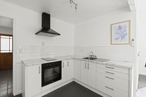 Photo of property in 20 Shakespeare Road, Bastia Hill, Whanganui, 4500