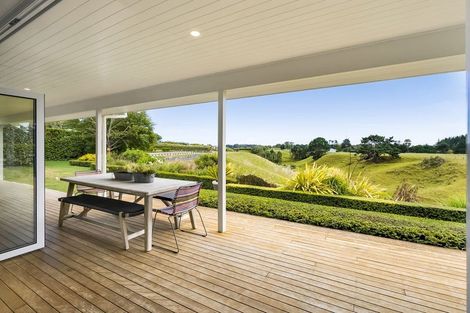 Photo of property in 167 Henwood Road, Paraite, New Plymouth, 4372