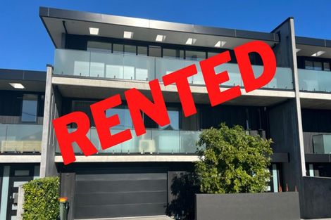 Photo of property in 11b Montgomery Avenue, Rothesay Bay, Auckland, 0630