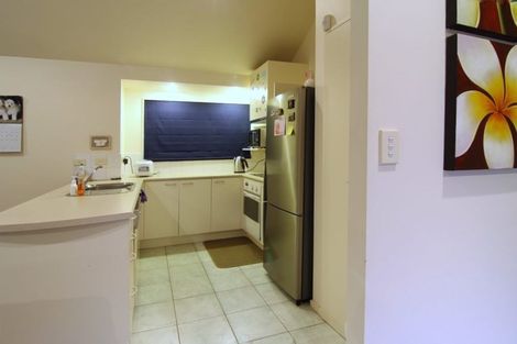 Photo of property in 2/51 Archers Road, Hillcrest, Auckland, 0629