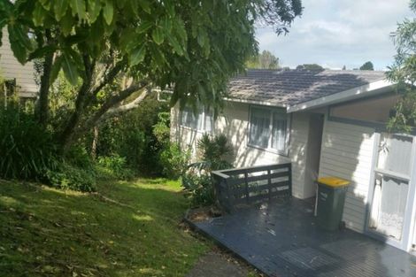 Photo of property in 1/29 Ridgewood Crescent, Birkenhead, Auckland, 0626