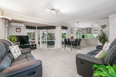 Photo of property in 1/20 Kirby Street, Glendene, Auckland, 0602