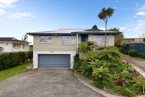 Photo of property in 18 Gilbass Avenue, Hamilton Lake, Hamilton, 3204