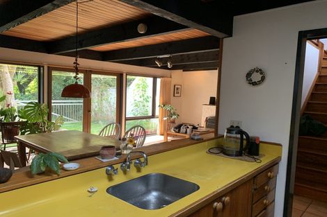 Photo of property in 2b Pitoitoi Road, Days Bay, Lower Hutt, 5013