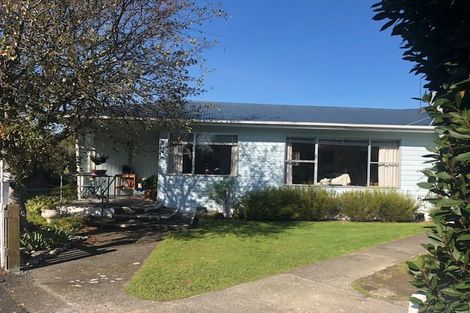 Photo of property in 2 Tyne Street, Carterton, 5713