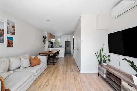 Photo of property in 5/13 Windy Ridge Road, Glenfield, Auckland, 0629