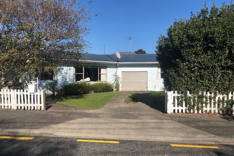 Photo of property in 2 Tyne Street, Carterton, 5713