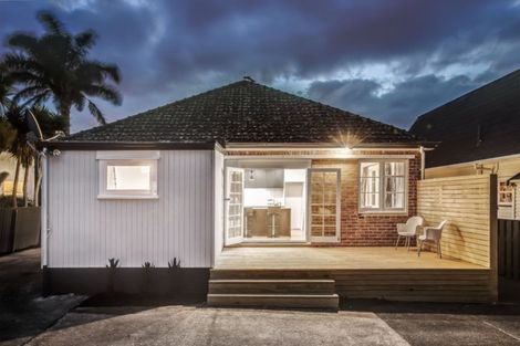 Photo of property in 51 Renfrew Avenue, Sandringham, Auckland, 1041