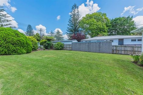 Photo of property in 40 Lowtherhurst Road, Massey, Auckland, 0614