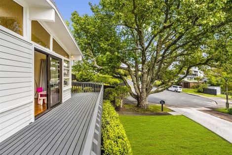 Photo of property in 31 Aplin Place, Birkdale, Auckland, 0626