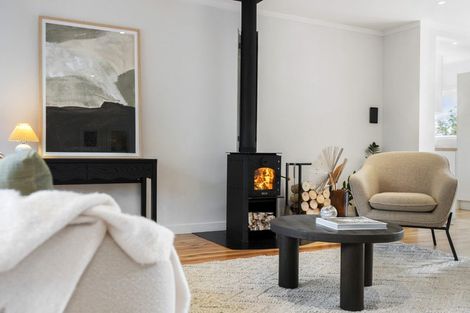 Photo of property in 24 Sylvan Avenue, Northcote, Auckland, 0627