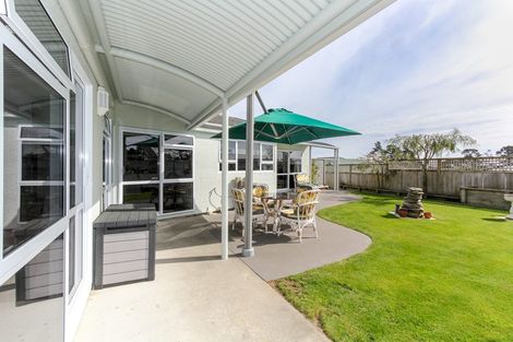 Photo of property in 14 Del Mar Place, Merrilands, New Plymouth, 4312