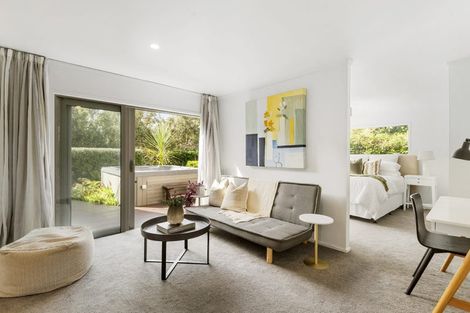 Photo of property in 11 City View Terrace, Birkenhead, Auckland, 0626