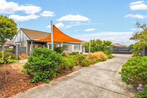 Photo of property in 14 Howe Street, New Brighton, Christchurch, 8083