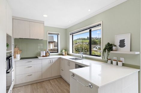 Photo of property in 16 Max Short Drive, Pukekohe, 2120