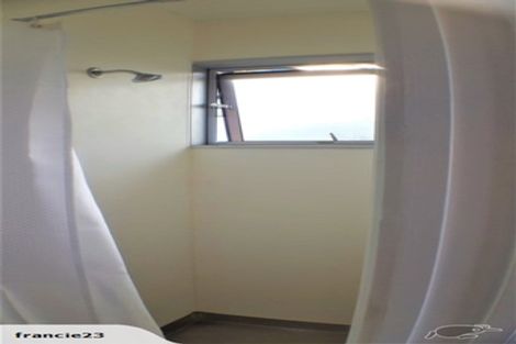 Photo of property in 1/62 Target Road, Totara Vale, Auckland, 0629