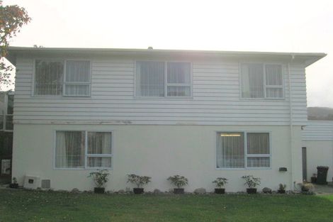 Photo of property in 8 Somerville Terrace, Tawa, Wellington, 5028