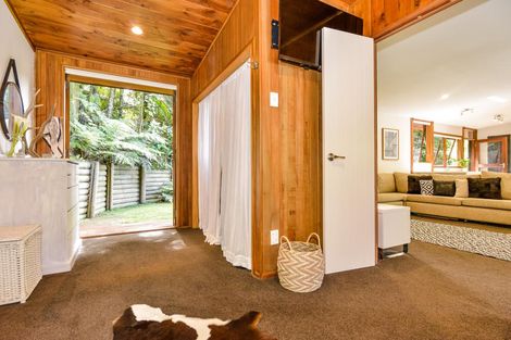 Photo of property in 24 Mahoe Road, Titirangi, Auckland, 0604