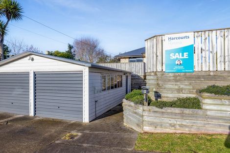 Photo of property in 8 Gladstone Street, Hawera, 4610