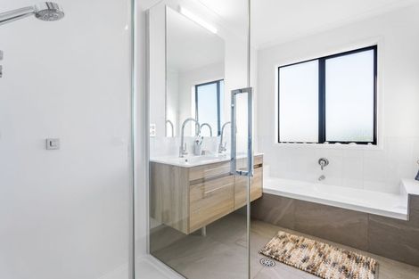 Photo of property in 2 Quarter Deck Lane, Gulf Harbour, Whangaparaoa, 0930