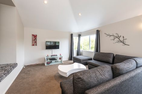 Photo of property in 23b Woodfern Crescent, Titirangi, Auckland, 0604