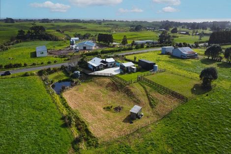 Photo of property in 1385 South Road, Kaitake, New Plymouth, 4374
