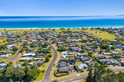 Photo of property in 106 Kowhai Avenue, Matarangi, Whitianga, 3592