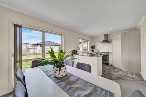Photo of property in 17 Jules Crescent, Bell Block, New Plymouth, 4312
