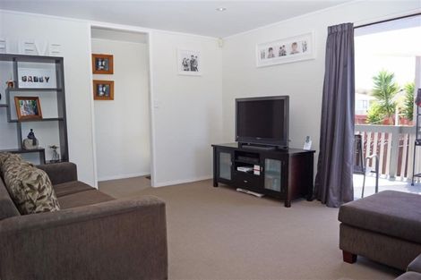 Photo of property in 2/8 Dalmatia Place, Henderson, Auckland, 0612