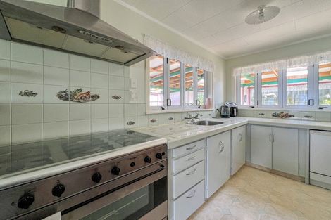 Photo of property in 1e Te Kaha Church Road, Te Kaha, Opotiki, 3199