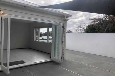 Photo of property in 17b Warwick Street, Morningside, Auckland, 1022