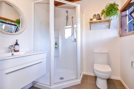 Photo of property in 24 Mahoe Road, Titirangi, Auckland, 0604