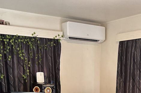 Photo of property in 1/215 Swanson Road, Henderson, Auckland, 0610