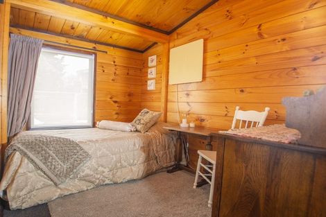 Photo of property in 15 Waitawa Place, Lynmore, Rotorua, 3010