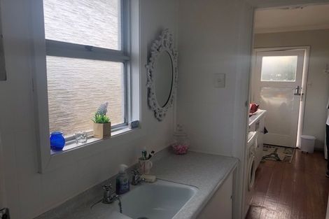 Photo of property in 2 Tyne Street, Carterton, 5713