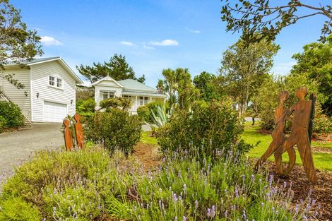 Photo of property in 376 Oaia Road, Muriwai, Waimauku, 0881