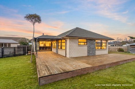 Photo of property in 13 Ontario Place, Wainoni, Christchurch, 8061