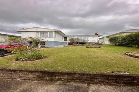 Photo of property in 10 Dundee Place, Blockhouse Bay, Auckland, 0600