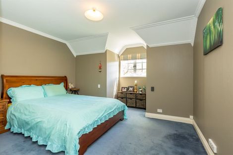 Photo of property in 69 Glenross Street, Glenross, Dunedin, 9011