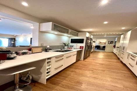 Photo of property in Highwic, 2/32 Hobson Street, Thorndon, Wellington, 6011