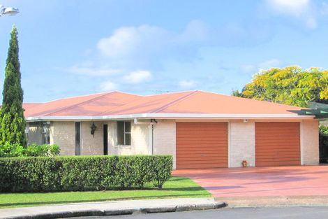 Photo of property in 12 Elgin Place, Red Beach, 0932