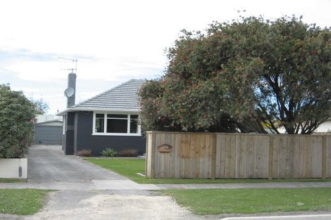 Photo of property in 19 Selwyn Crescent, College Estate, Whanganui, 4500