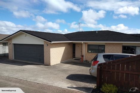 Photo of property in 16 Mackwell Road, Fairview Heights, Auckland, 0632